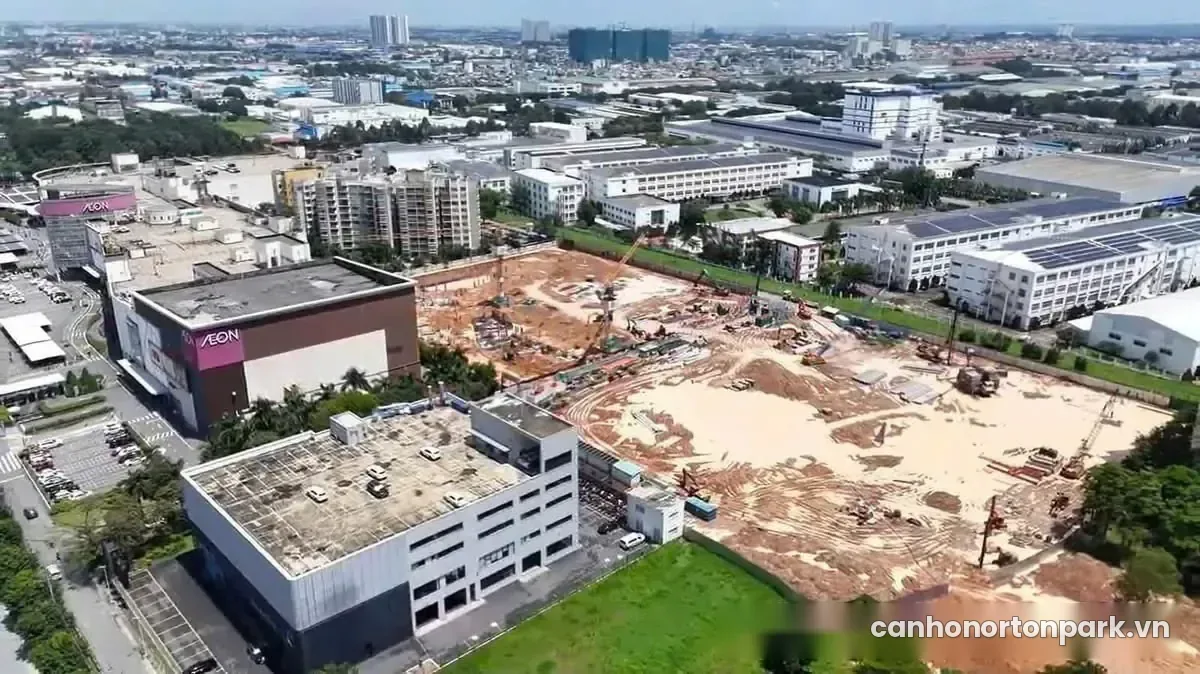 Công trường Norton Park nhìn từ trên cao, cạnh khu công nghiệp